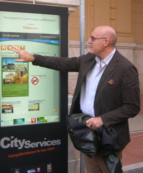 Il sindaco della città di Chieti Umberto Di Primio presenta 