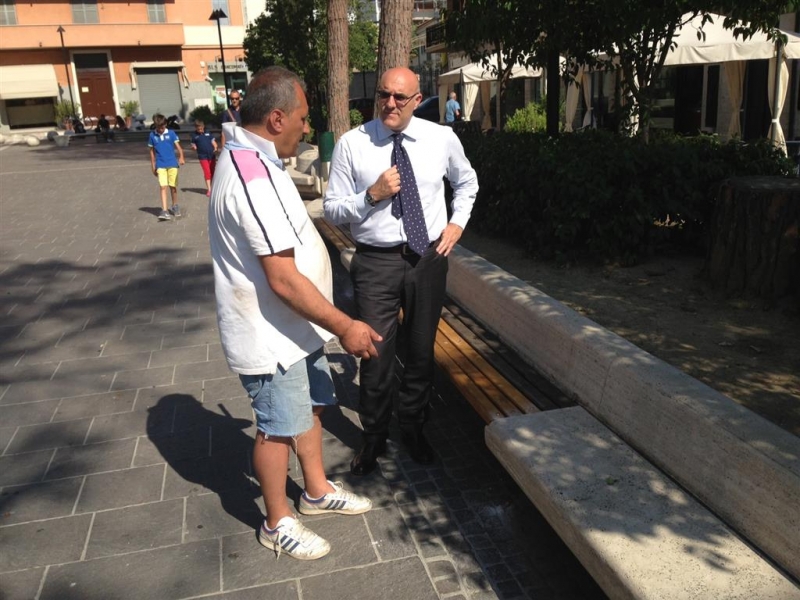 foto-1-panchine-piazzale-marconi-(Medium).JPG