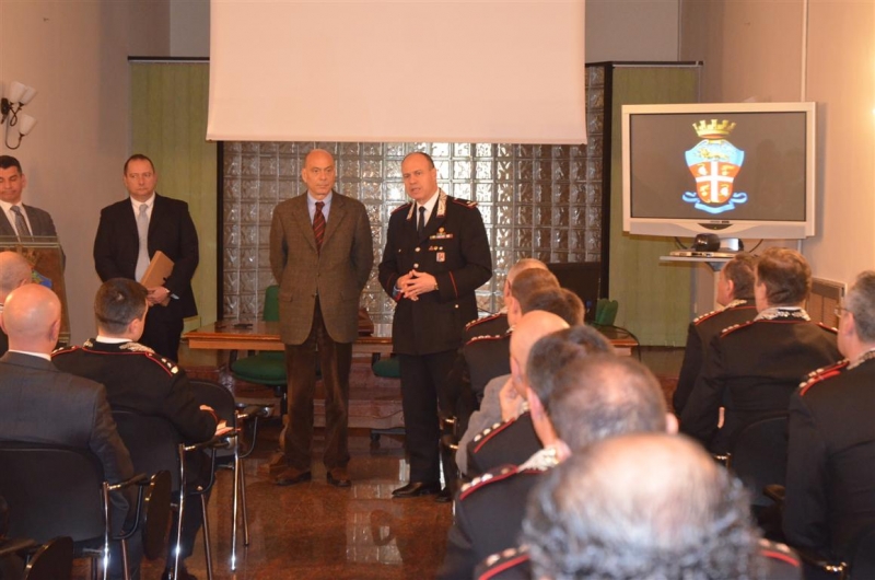 foto-visita-ai-carabinieri.jpg