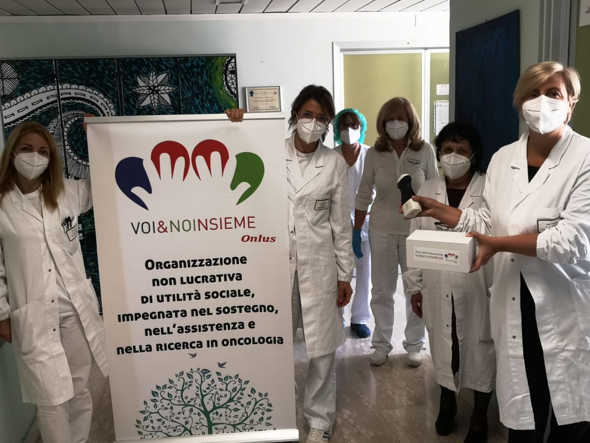 200421---donazione-VoieNoiInsieme-00b---staff-Clinica-oncologica.jpg